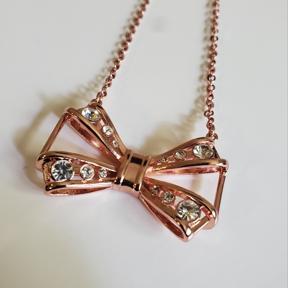 Ted Baker Gianni ROSE GOLD Joia Geometric Bow Pendant Necklace